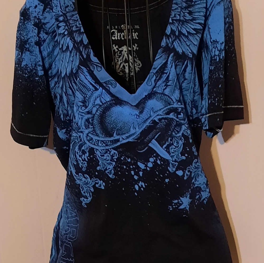 Womens XL Archaic Tshirt